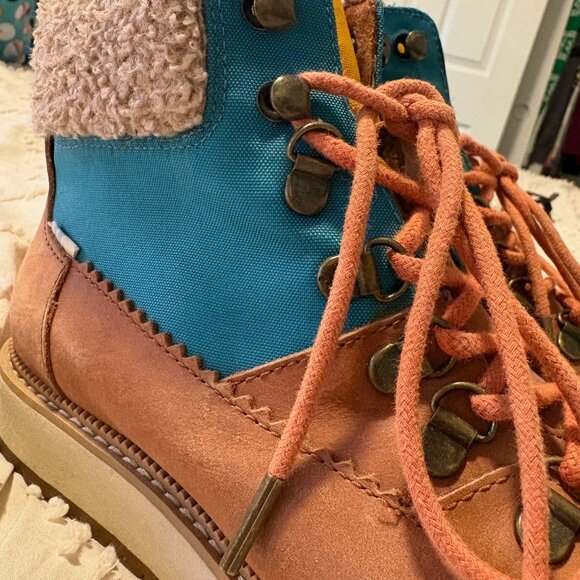 Tom’s Brown Wedge Boot Size 5.5 - Picture 3 of 6